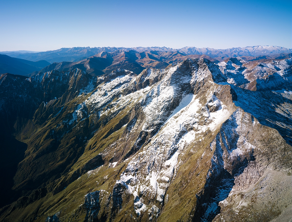 Vue sur le Mont Valier en Ariège Pyrénées