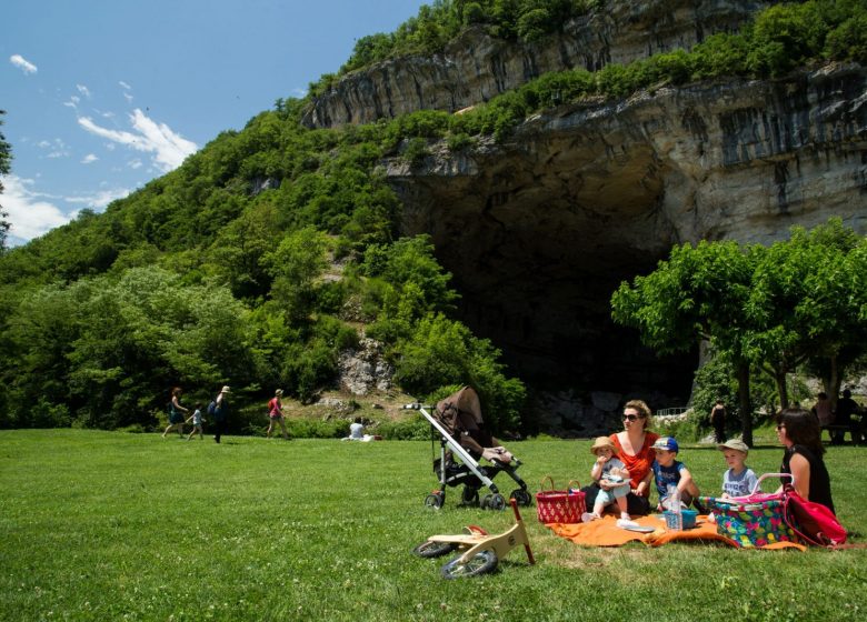 The Grotte du Mas d’Azil and its gigantic porch