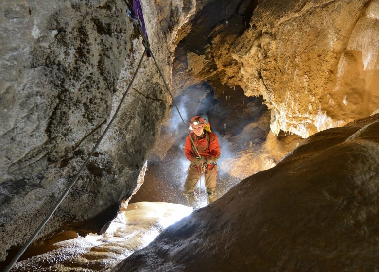 Caving with introduction to rope abseiling – half-day with Objectif Spéléo