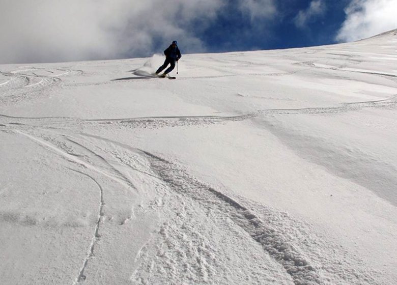 Skiing with the Pyrenees Ariègeoises Guides Office