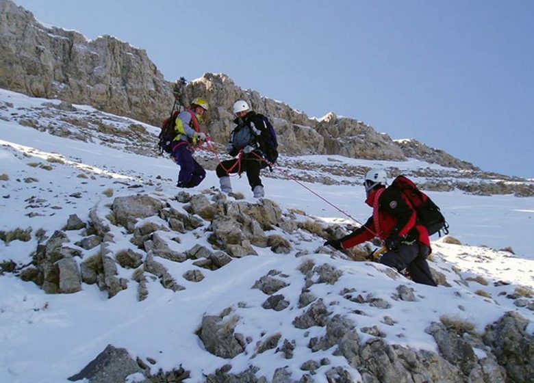 Montañismo y escalada en hielo con la Oficina de Guías de los Pirineos Ariègeoises