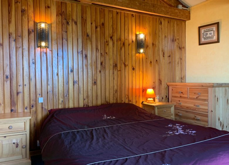Chalet at the foot of the slopes in Guzet Neige – all comfort (Wifi, heated floor, wood for the fireplace)