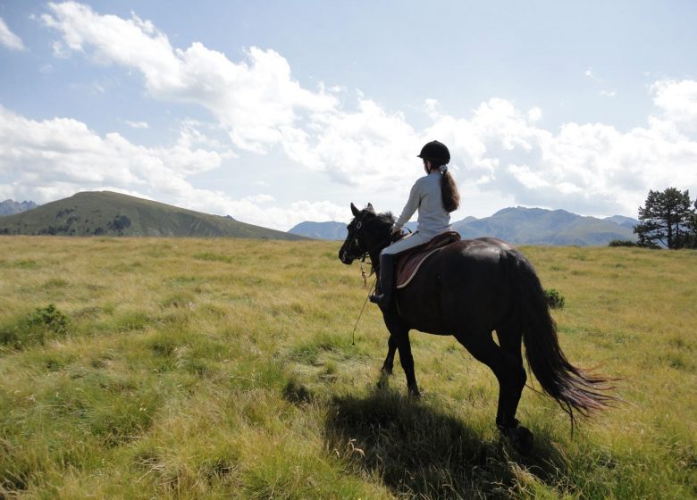 Horseback riding “La Grande Chevauchée” with Angaka Village Nordique