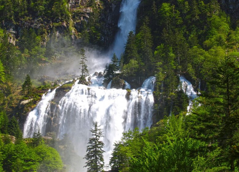 Étang de Guzet par la cascade d’Ars