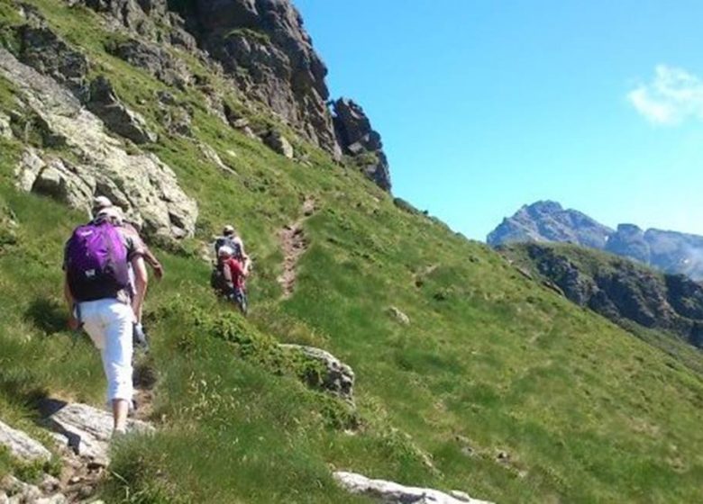 Caminatas “hermosas por naturaleza” con Angaka Village Nordique