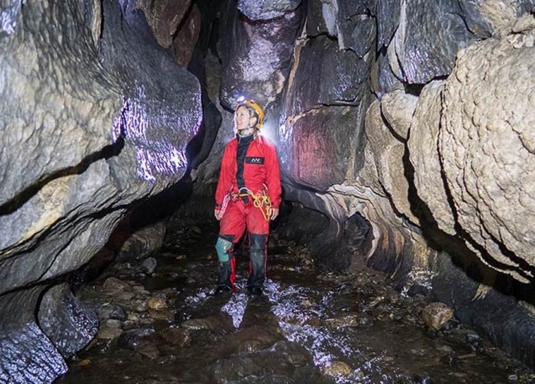 Speleologia con l'Ufficio Guide dei Pirenei Ariégeoises