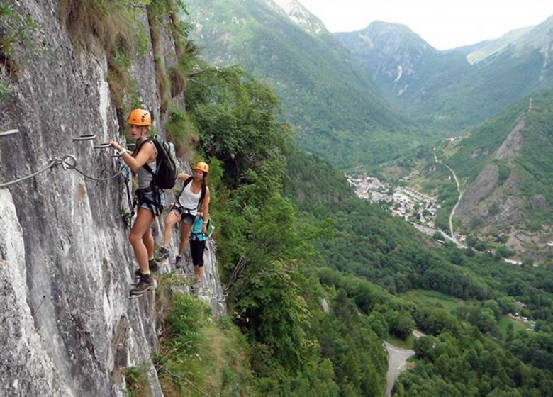 Via ferrata con l'Ufficio Guide Pirenei Ariègeoises