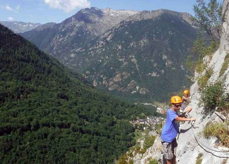 Via ferrata con l'Ufficio Guide Pirenei Ariègeoises