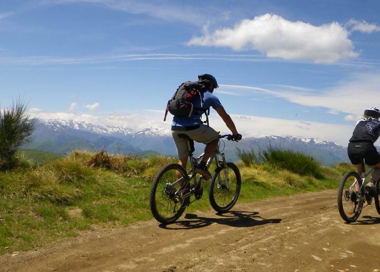 Mountain biking with the Pyrenees Ariègeoises Guides Office – MCF School (French Cycling Instructor)