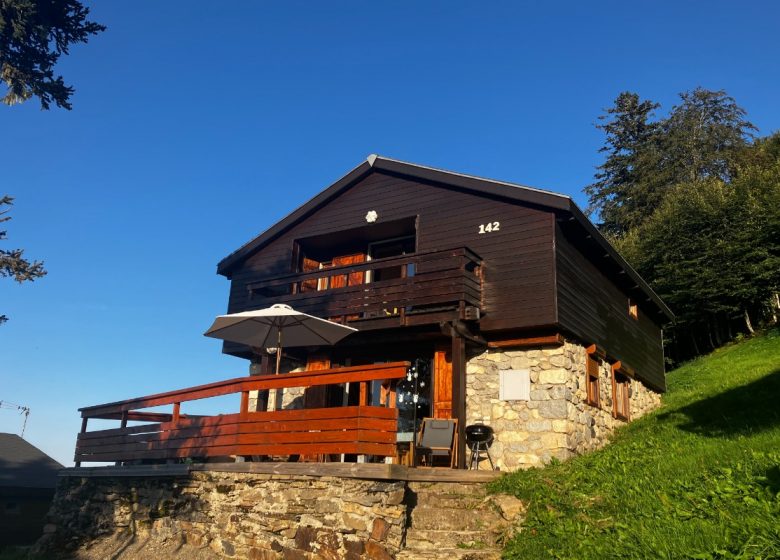 Chalet aan de voet van de piste in Guzet Neige – alle comfort (wifi, vloerverwarming, hout voor de open haard)