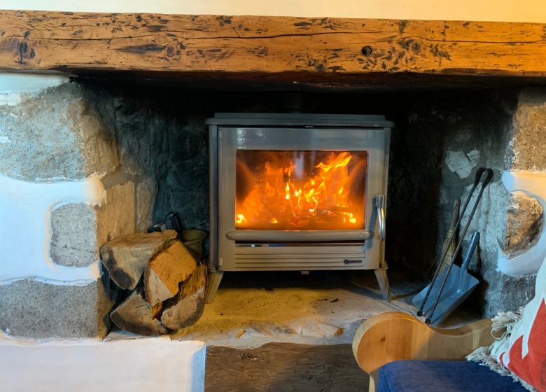 Chalet au pied des pistes à Guzet Neige – tout confort (Wifi, plancher chauffant, bois pour cheminée)