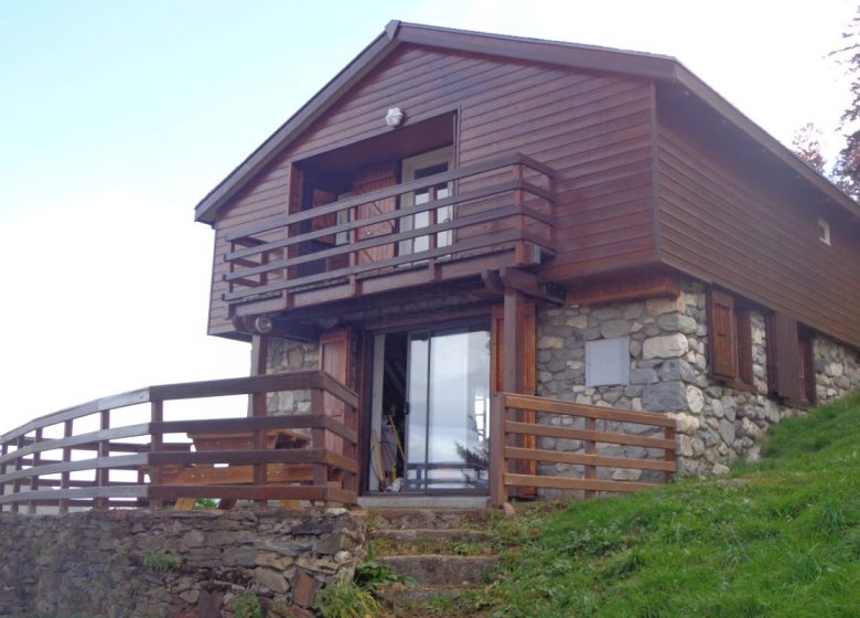 Chalet a pie de pistas en Guzet Neige – todo confort (Wifi, suelo radiante, leña para la chimenea)