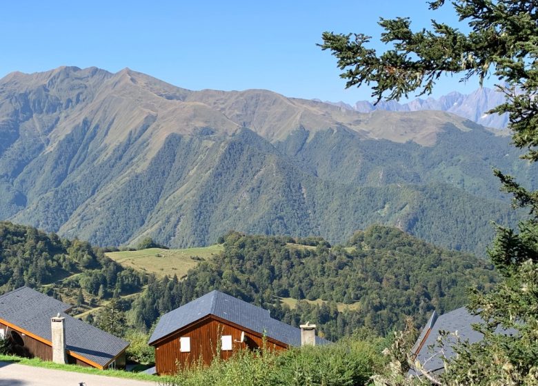 Chalet aan de voet van de piste in Guzet Neige – alle comfort (wifi, vloerverwarming, hout voor de open haard)