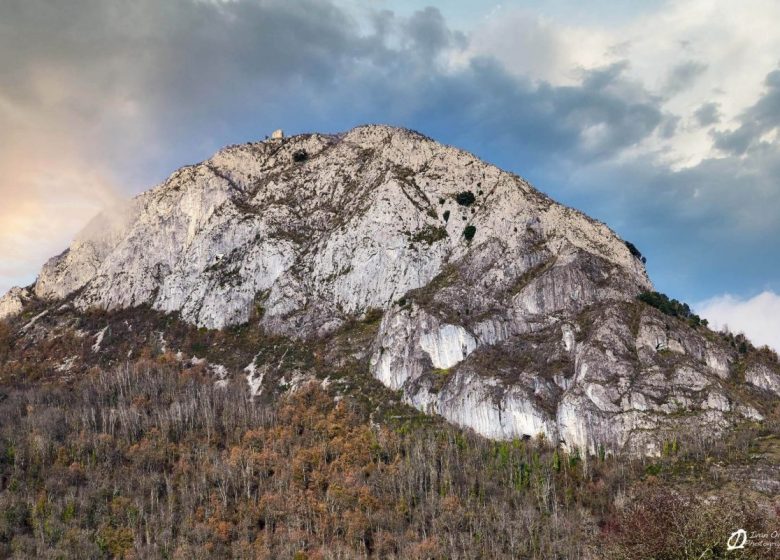 Natura 2000, kalksteen Quiès van Tarascon-sur-Ariège en grot van de kleine Caougno