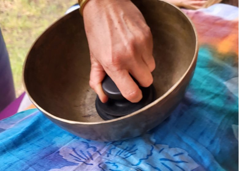 Massages, Reiki en vibratiebehandelingen met Tibetaanse Bowls met Chrystel