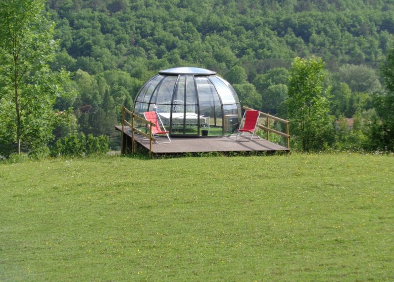 Cupola vetrata in campagna