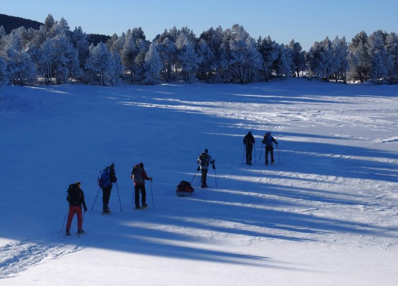 Bivouac and snowshoes with Xavier PHAN in Donezan