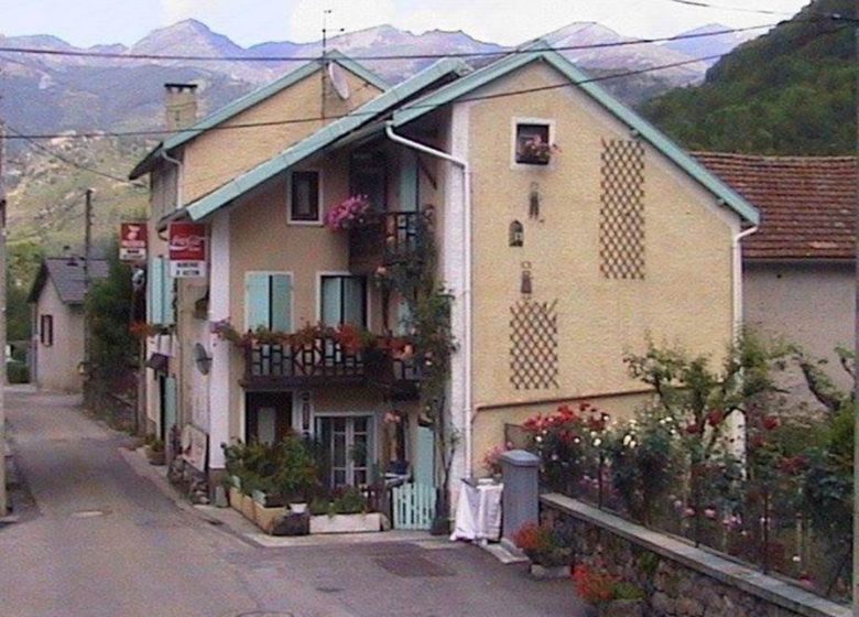 Auberge d’Aston, Chez Dolorès