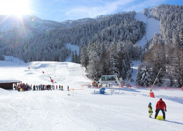 Beginner area: skiing at Ascou station