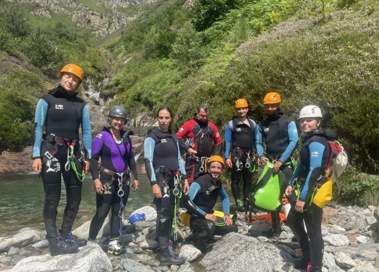 Canyoning con Montcalm Aventure