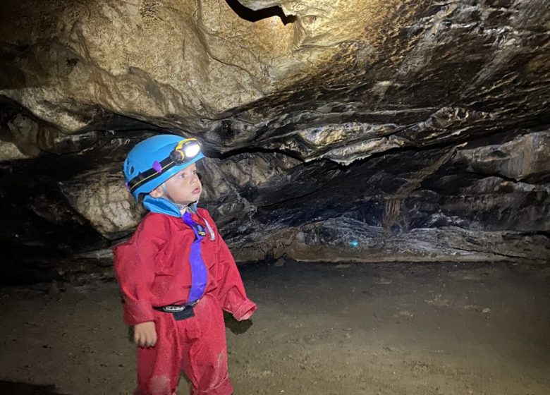 Caving with Montcalm Aventure