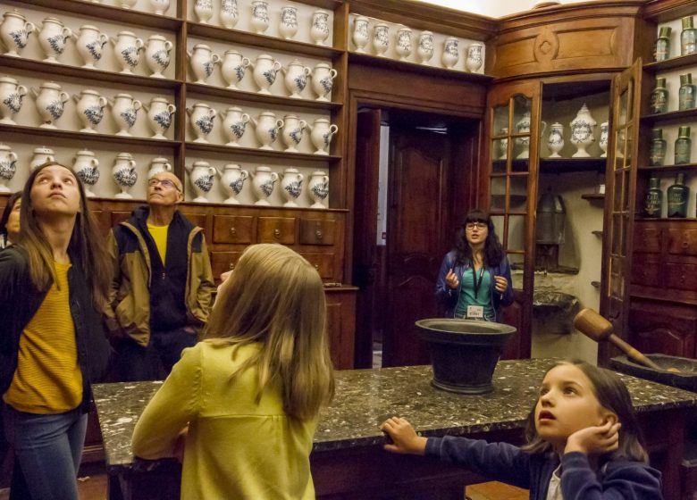 Visite guidate della farmacia del XVIII secolo e della Cappella dell'Hôtel Dieu