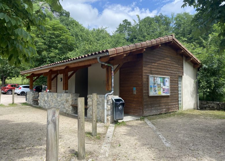 Toilettes publiques de la grotte