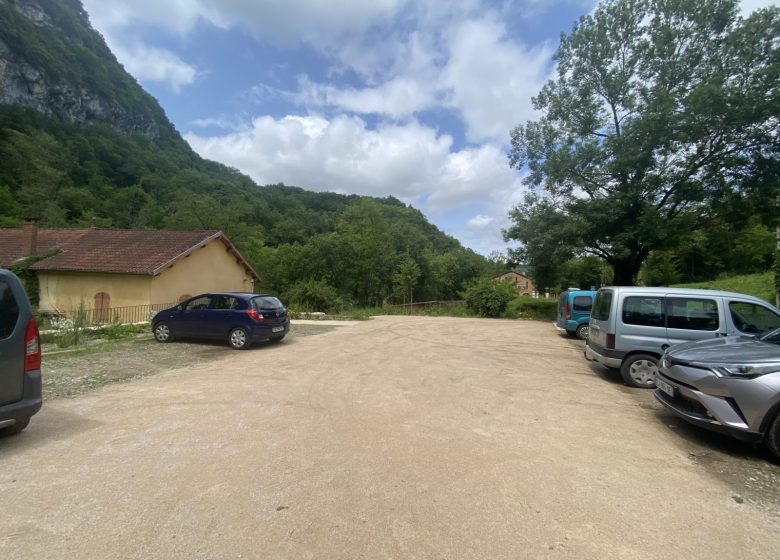 Parking de l’entrée Nord de la grotte
